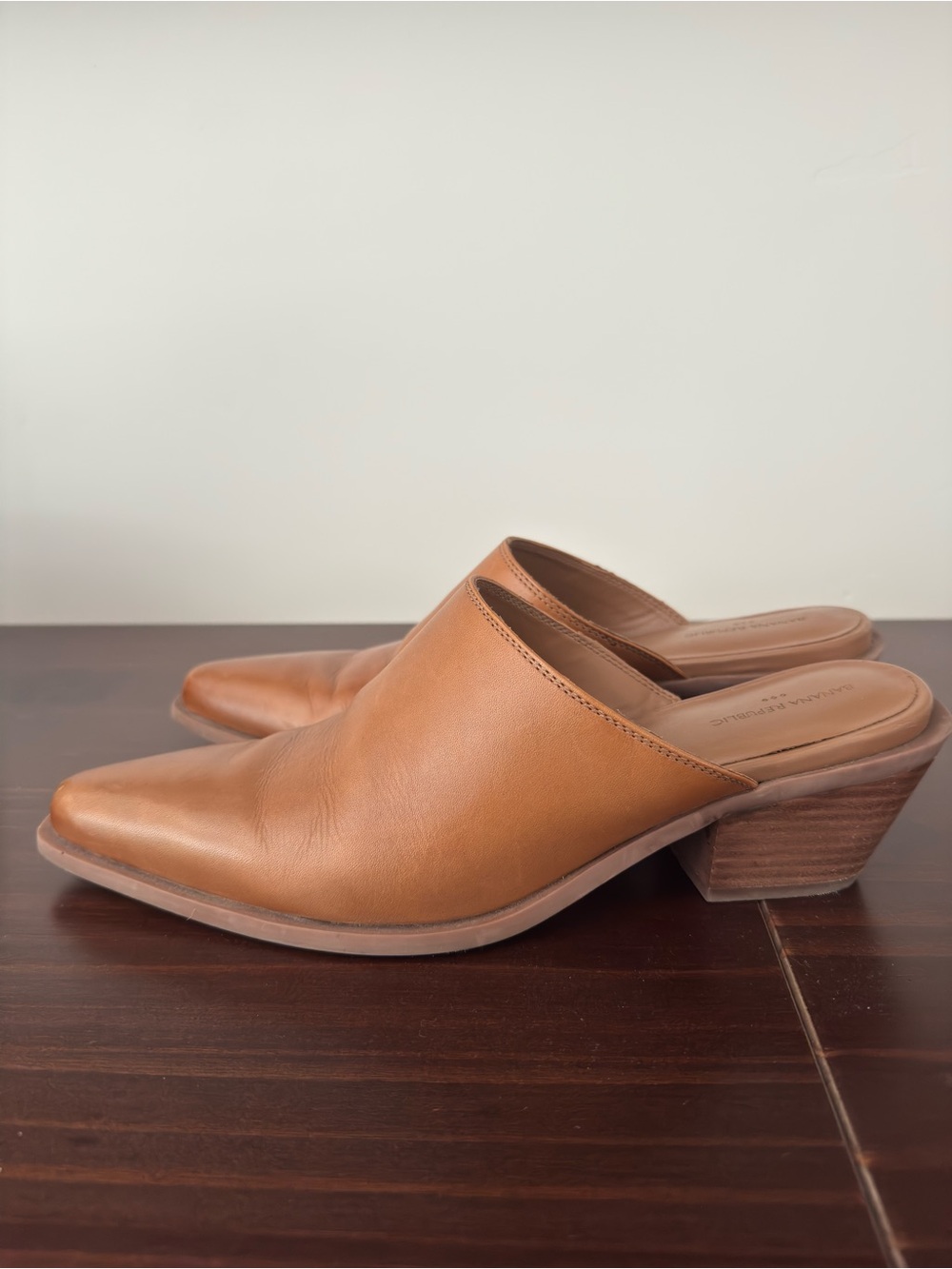 Banana Republic Tan Leather Slip-On Mules